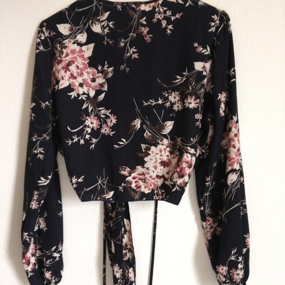 🌸🌺💐Fashion Nova floral blouse L - Picture 2 of 2